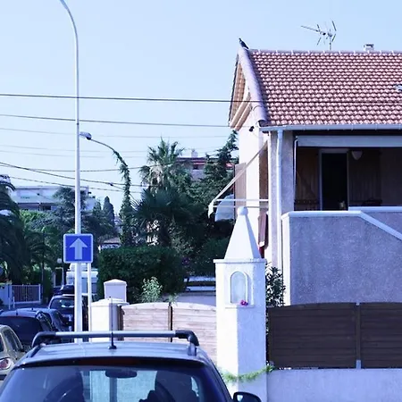Rue Dulys Ζουάν λε Πιν